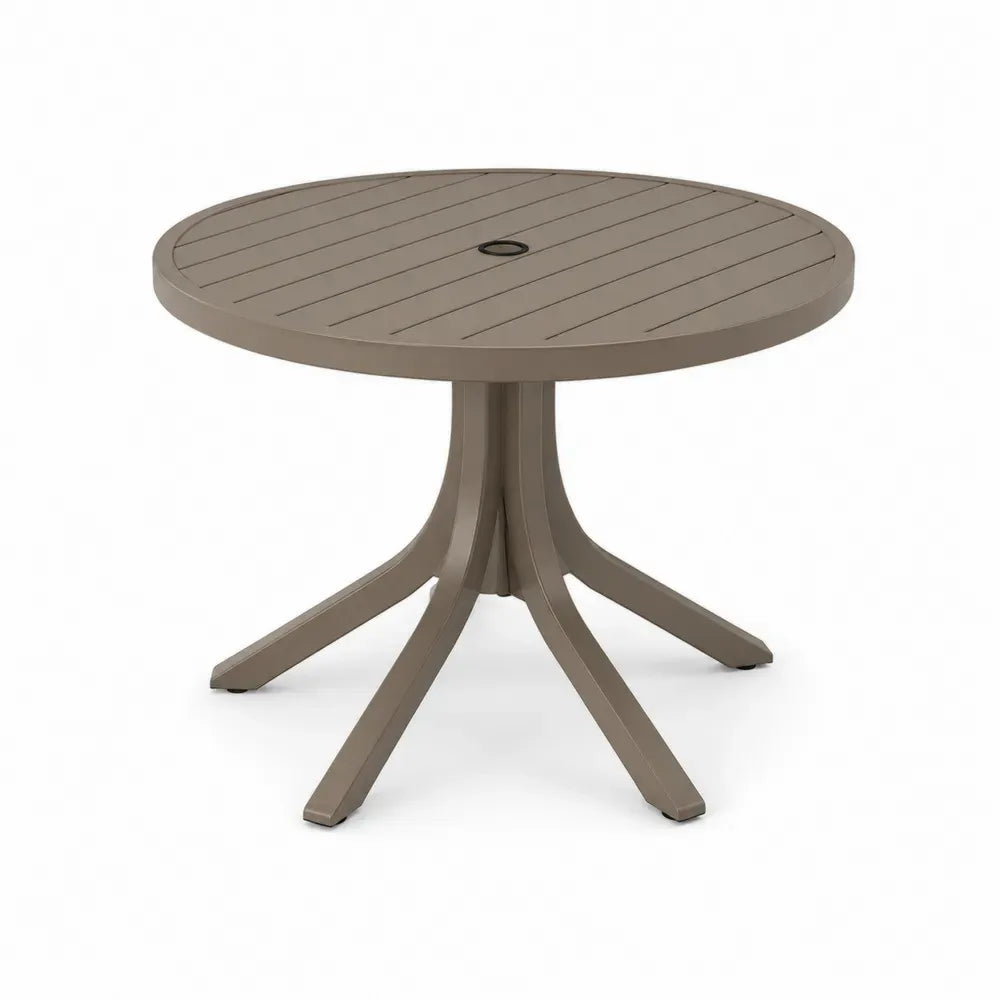 Runder Gartentisch aus Polypropylen Taupe Schwarz mit Sonnenschirmloch Ø 110 cm Höhe 74 cm